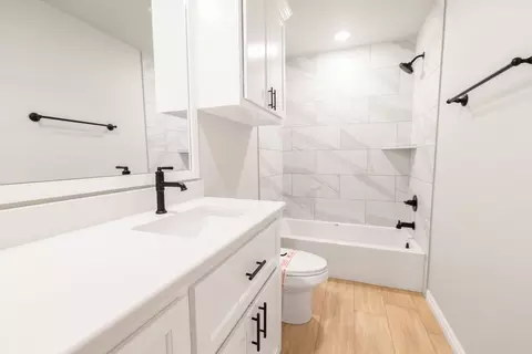 Bath - 2920 E Northampton St, Broken Arrow, OK 74014 photo 10 of 15