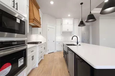Kitchen - 2920 E Northampton St, Broken Arrow, OK 74014 photo 6 of 10