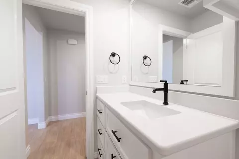 Bath - 2920 E Northampton St, Broken Arrow, OK 74014 photo 9 of 15