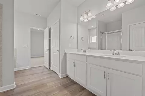 Entry Way - 79 Forest Valley Dr, Spring Lake, NC 28390 photo 4 of 7