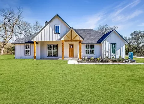 2465 W Lambert Rd, Weatherford, TX 76088