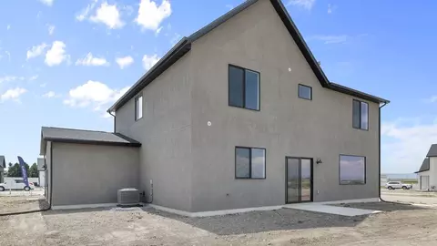 Exterior - 2337 S 1230 W, Perry, UT 84302 photo 4 of 9