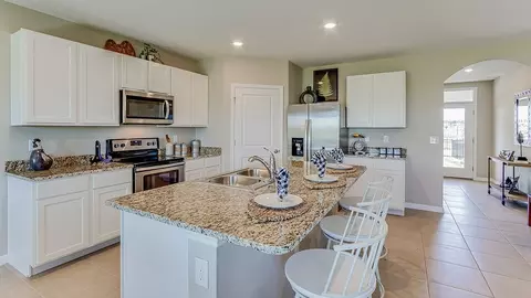 Kitchen - 10975 Gentle Current Way, Parrish, FL 34219 photo 2 of 4
