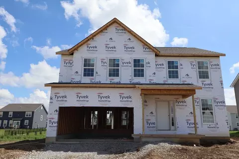 33 Banyan Dr, Lewis Center, OH 43035