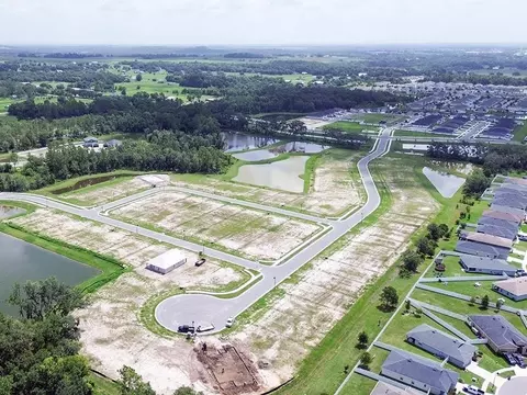 View/Area - 35524 Coventry Fields Loop, Zephyrhills, FL 33541 photo 2 of 6