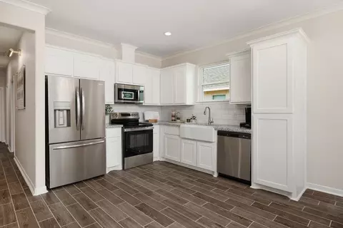 Kitchen - 5402 Moses Loop, Laredo, TX 78046 photo 2 of 2