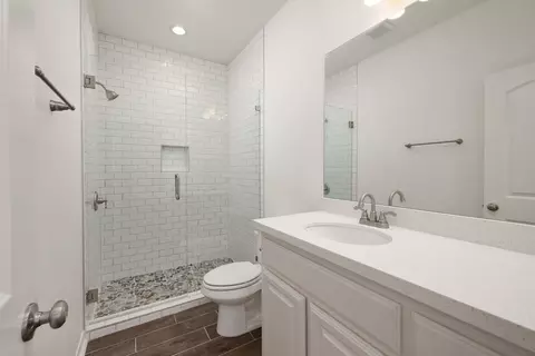 Bath - 5402 Moses Loop, Laredo, TX 78046 photo 1 of 4