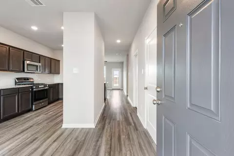 Entry Way - 130 Lacebark Loop, Huntsville, TX 77320 photo 1 of 3