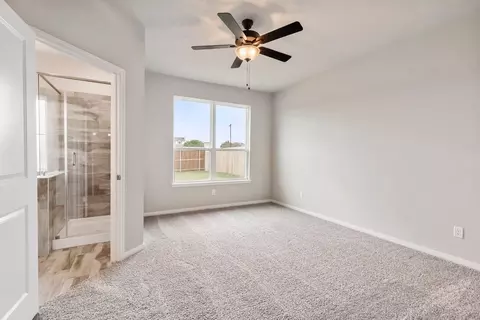 Bedroom - 130 Lacebark Loop, Huntsville, TX 77320 photo 2 of 3
