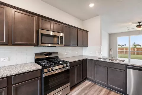 Kitchen - 130 Lacebark Loop, Huntsville, TX 77320 photo 1 of 1