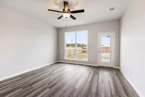 Living - 130 Lacebark Loop, Huntsville, TX 77320 photo 1 of 3