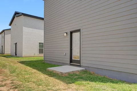 Exterior - 560 Solar St, Centerton, AR 72713 photo 2 of 4