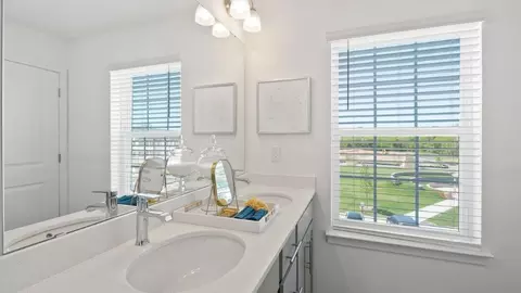 Bath - 7500 Daybreak Dr, Brandywine, MD 20613 photo 4 of 9