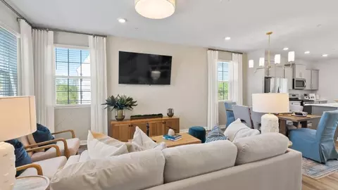 Living - 7500 Daybreak Dr, Brandywine, MD 20613 photo 1 of 2