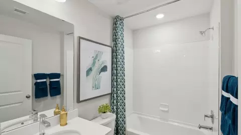 Bath - 7500 Daybreak Dr, Brandywine, MD 20613 photo 9 of 9