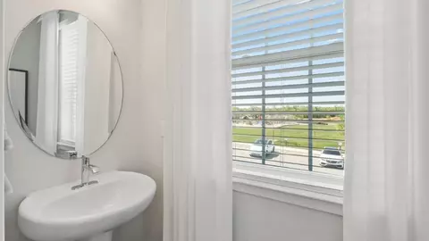 Bath - 7500 Daybreak Dr, Brandywine, MD 20613 photo 2 of 9