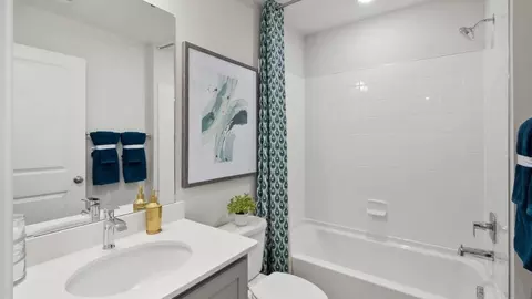Bath - 7500 Daybreak Dr, Brandywine, MD 20613 photo 5 of 9