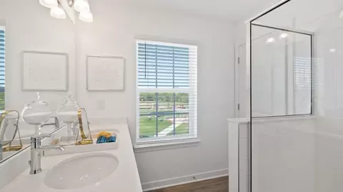 Bath - 7500 Daybreak Dr, Brandywine, MD 20613 photo 3 of 9