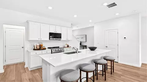177 Milledge Commons Dr, Milledgeville, GA 31061