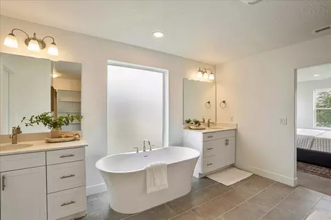Bath - 76 S Crimson Way, Mapleton, UT 84664 photo 4 of 7