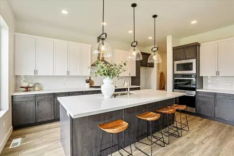 Kitchen - 76 S Crimson Way, Mapleton, UT 84664 photo 5 of 8