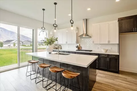 Kitchen - 76 S Crimson Way, Mapleton, UT 84664 photo 3 of 8