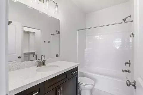 Bath - 76 S Crimson Way, Mapleton, UT 84664 photo 1 of 6