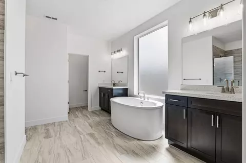 Bath - 76 S Crimson Way, Mapleton, UT 84664 photo 2 of 6