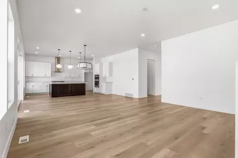 Living - 76 S Crimson Way, Mapleton, UT 84664 photo 3 of 7