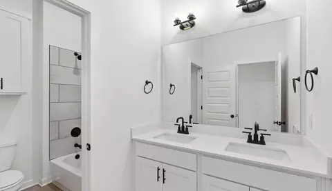 Bath - 486 Renley St, Springdale, AR 72762 photo 4 of 4