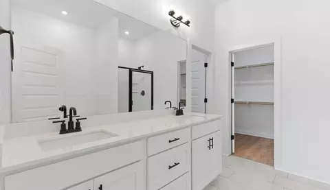Bath - 486 Renley St, Springdale, AR 72762 photo 1 of 4