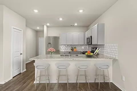 Kitchen - 2018 Starlight St, Angleton, TX 77515 photo 1 of 8
