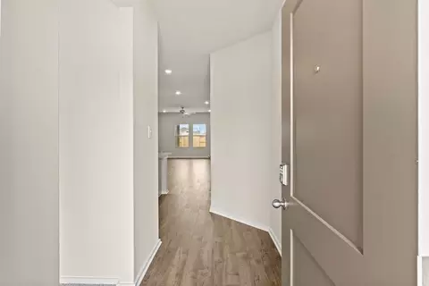Entry Way - 2018 Starlight St, Angleton, TX 77515 photo 1 of 3