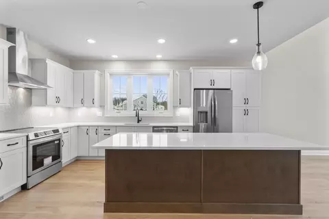 1097 St Andrews Dr, Oxford, CT 06478