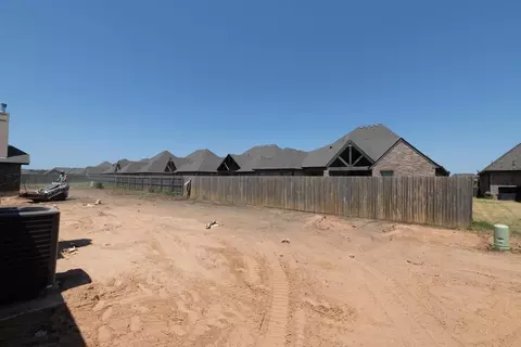 Exterior - 2824 E Northampton St, Broken Arrow, OK 74014 photo 3 of 8