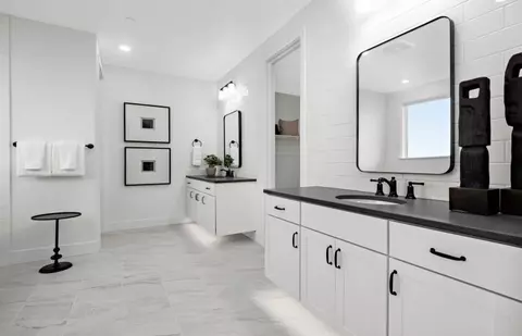 Bath - 2079 Warp Ave, Roseville, CA 95747 photo 1 of 1