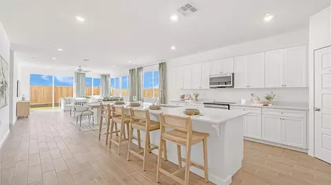Kitchen - 8101 Healy Pass Ave, Bakersfield, CA 93311 photo 1 of 4