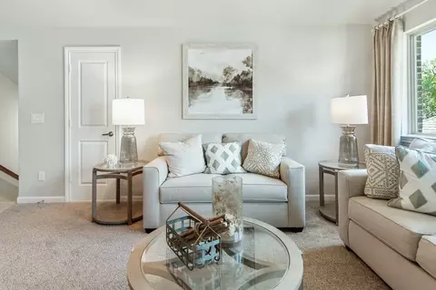 Living - 112 Sweetwater Dr, Commerce, TX 75428 photo 5 of 7