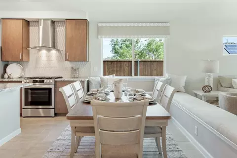 Dining - 112 Sweetwater Dr, Commerce, TX 75428 photo 4 of 6