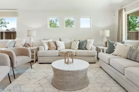 Living - 112 Sweetwater Dr, Commerce, TX 75428 photo 1 of 7
