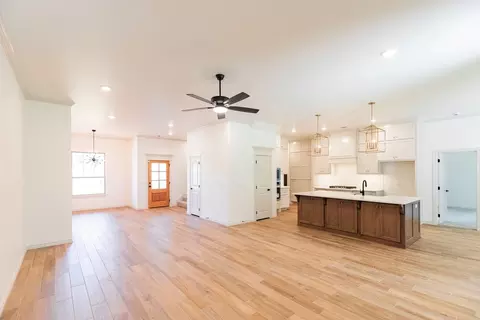 Living - 2800 Heather Hvn, Moore, OK 73160 photo 5 of 11