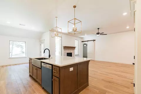 Living - 2800 Heather Hvn, Moore, OK 73160 photo 4 of 11