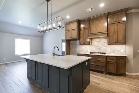 Kitchen - 2800 Heather Hvn, Moore, OK 73160 photo 2 of 15