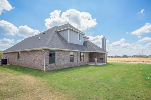 Exterior - 2800 Heather Hvn, Moore, OK 73160 photo 29 of 40