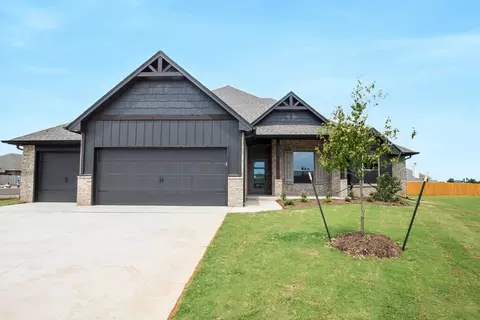 Exterior - 2800 Heather Hvn, Moore, OK 73160 photo 6 of 40