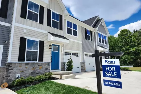 1233 Cedar Ridge Dr, Kent, OH 44240
