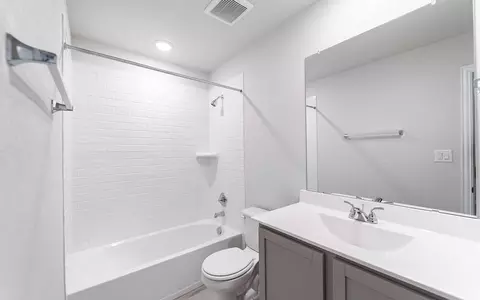 Bath - 513 Estuary Dr, Maxwell, TX 78656 photo 2 of 5