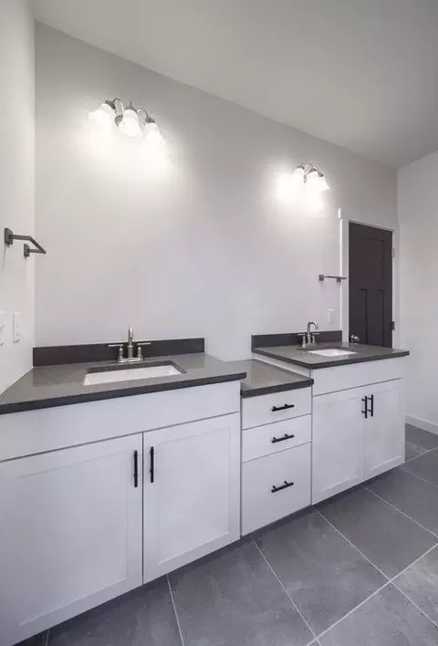 Bath - 1650 Yankeeland Ave, Frederick, MD 21702 photo 13 of 56