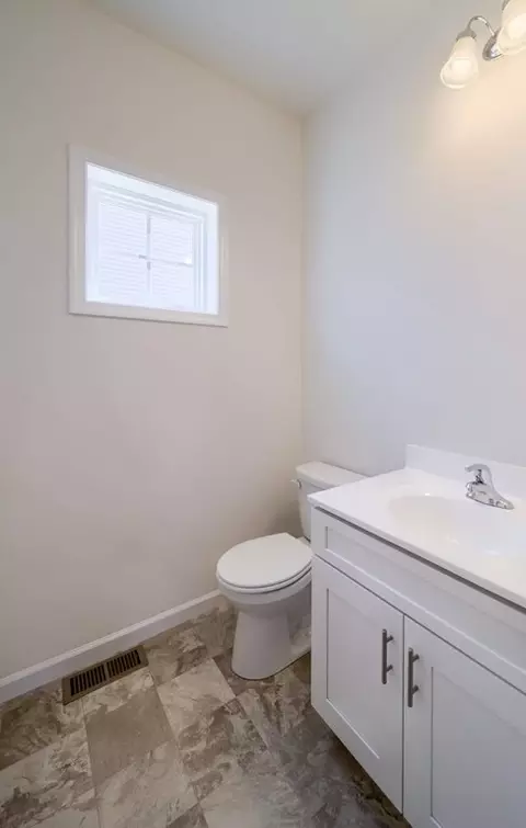 Bath - 1650 Yankeeland Ave, Frederick, MD 21702 photo 38 of 56