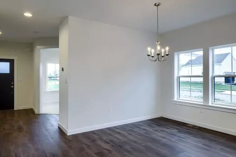 Dining - 1650 Yankeeland Ave, Frederick, MD 21702 photo 4 of 17